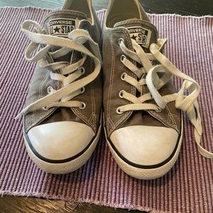 Converse women’s size 10 sneakers gray